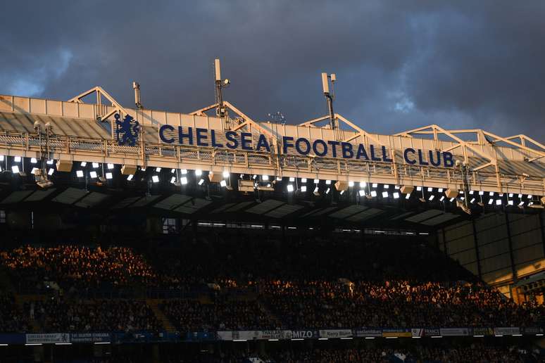 Chelsea &eacute; punido por irregularidades financeiras da era Abramovich &ndash;