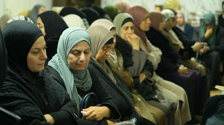 Pessoas em luto se reuniram na casa da av&oacute; de Khaled e Mustafa Bani Odeh, Najah