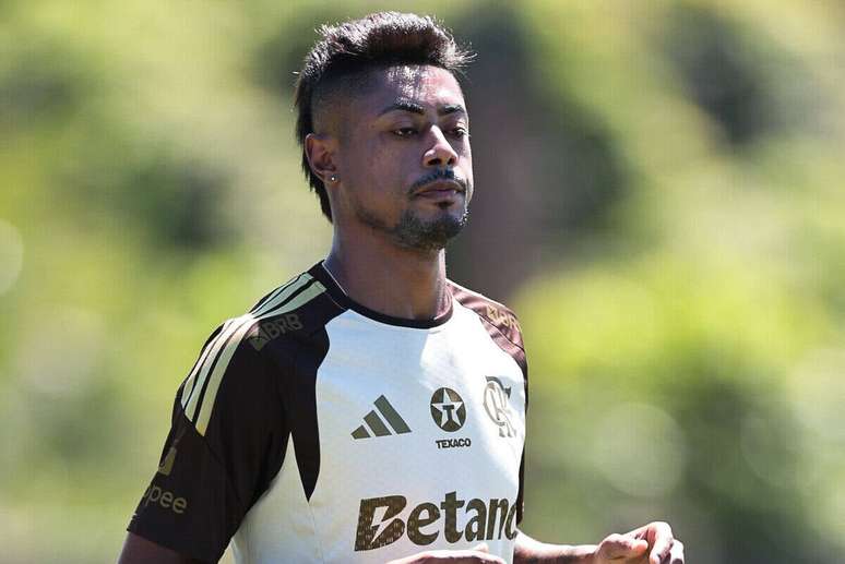 Bruno Henrique renovar&aacute; com o Flamengo? Jogador desmente &ldquo;fake news&rdquo; &ndash;