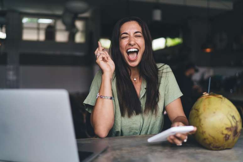 Especialistas explicam mitos e verdades sobre o consumo de &aacute;gua de coco