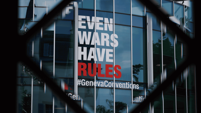 'At&eacute; as guerras t&ecirc;m regras', relembra o aviso na Sede do Comit&ecirc; Internacional da Cruz Vermelha, em Genebra, na Su&iacute;&ccedil;a