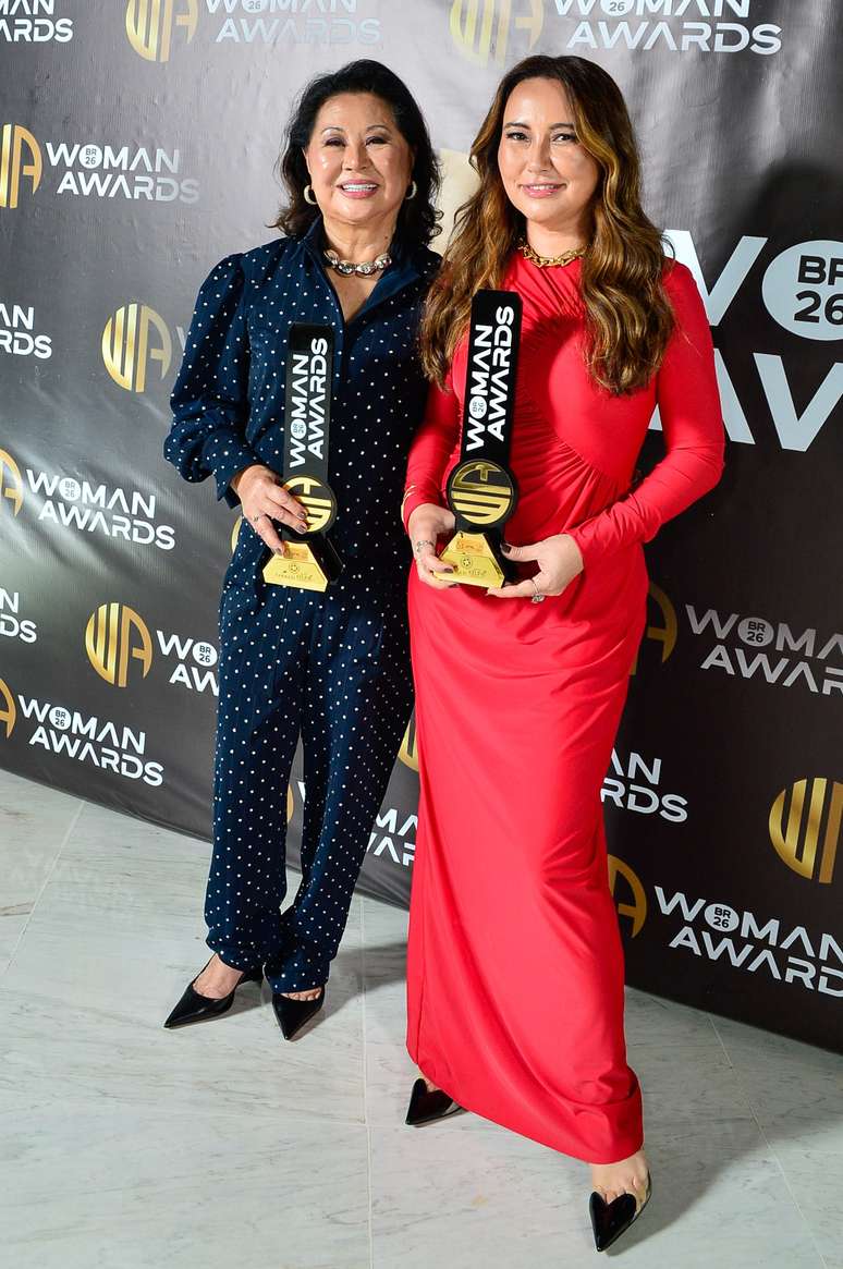 Dona Kika e Karina Sato 