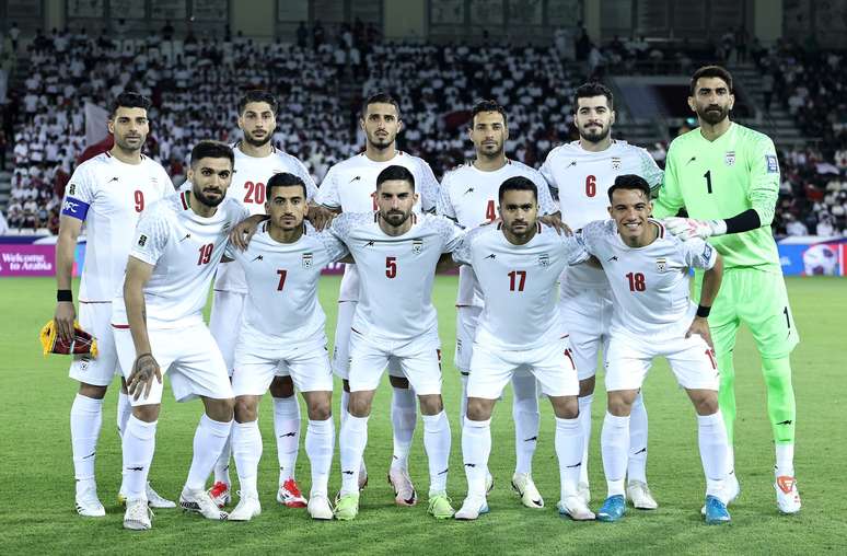 Sele&ccedil;&atilde;o Iraniana antes de partida 