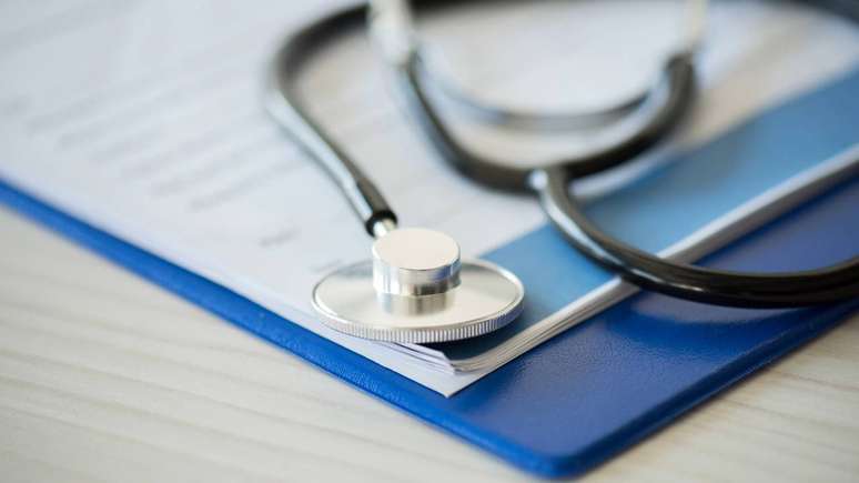 ప్రమాదాలు ఉన్నప్పటికీ, తీవ్రమైన ఆందోళన లేదా దూకుడు ప్రవర్తన ఉన్న సందర్భాల్లో రిస్పెరిడోన్ ఇప్పటికీ సూచించబడవచ్చు, కానీ ఎల్లప్పుడూ అత్యల్ప ప్రభావవంతమైన మోతాదులో మరియు సాధ్యమైనంత తక్కువ సమయం కోసం – depositphotos.com / AlexLipa