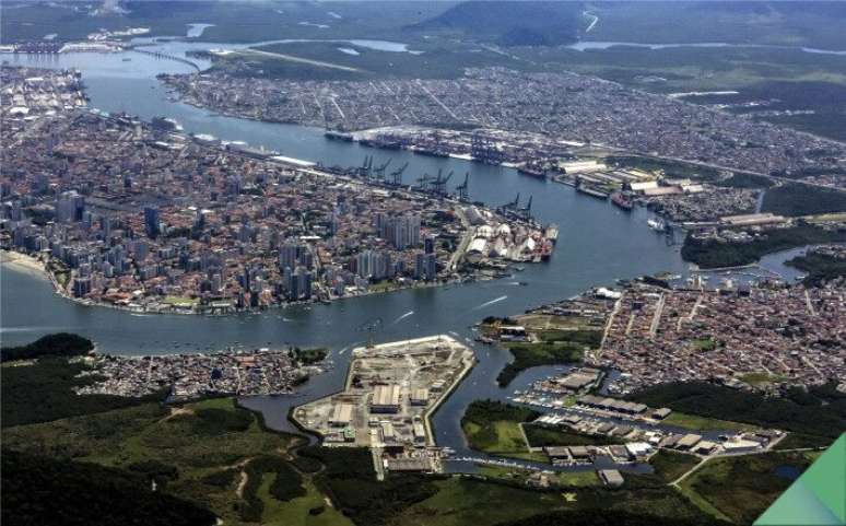 Porto de Santos teve movimento recorde de 186,4 milh&otilde;es de toneladas de cargas em 2025.