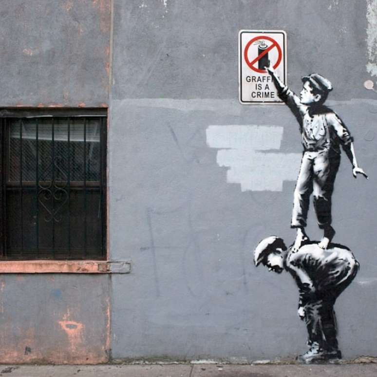 Uma das obras de Banksy, feita em 2013, em um rua de Manhattan