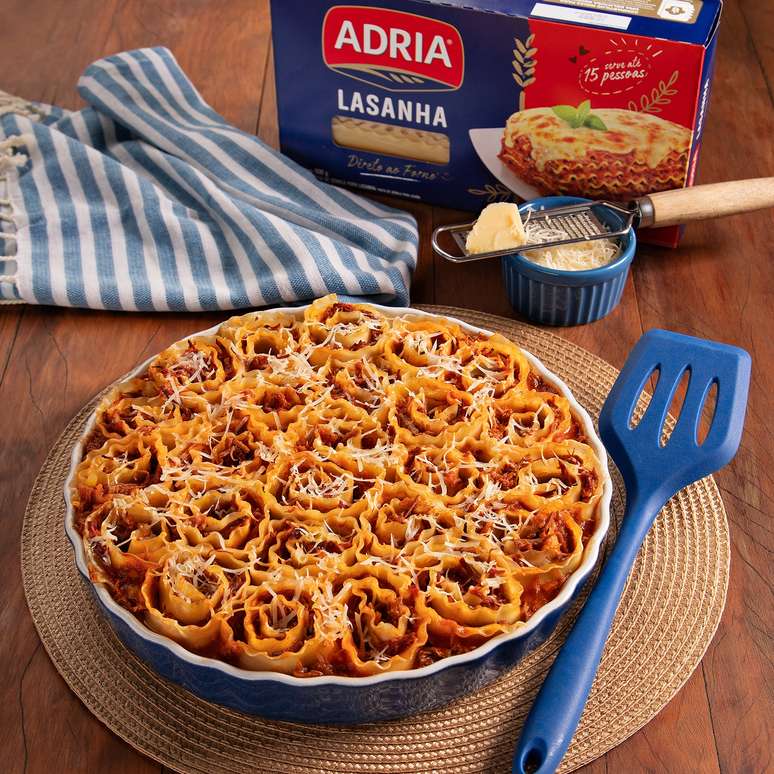 విలోమ పాన్ మాంసం లాసాగ్నా త్వరగా, సులభంగా మరియు రుచికరమైనది!