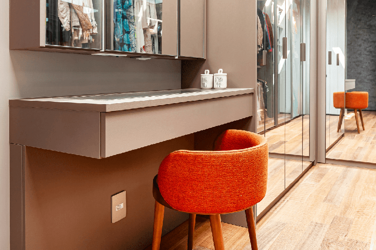 సమయపాలన ఎంపిక తేలిక మరియు శైలితో స్థలాన్ని పెంచుతుంది ప్రాజెక్ట్: క్రిస్టియాన్ స్కియావోని |