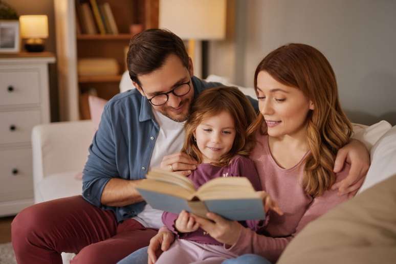 O conv&iacute;vio com a leitura na inf&acirc;ncia fortalece a express&atilde;o verbal, desperta a criatividade e aumenta a capacidade de concentra&ccedil;&atilde;o 