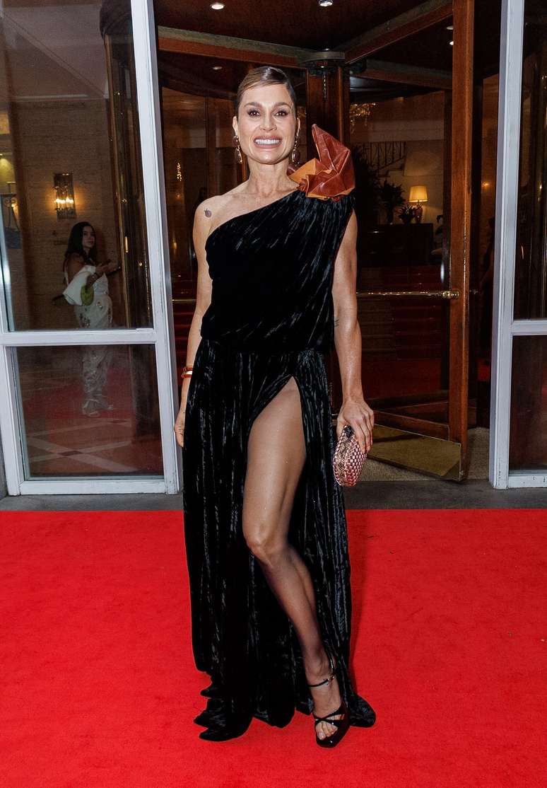 Fl&aacute;via Alessandra 