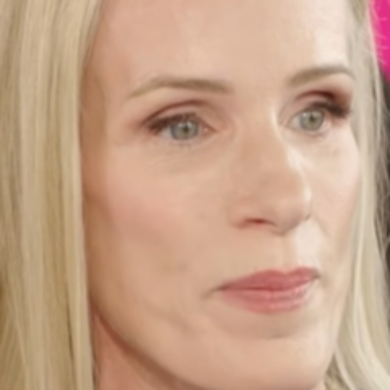 Flagrada em show do Coldplay diz a Oprah que estava separada