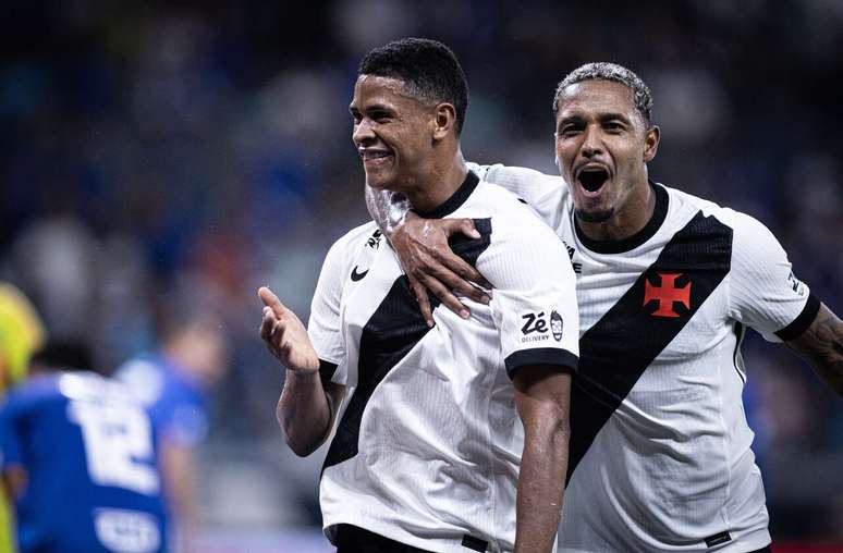 Com dois gols contra o Cruzeiro, Barros assegurou o empate fora de casa do Vasco contra o Cruzeiro &ndash;