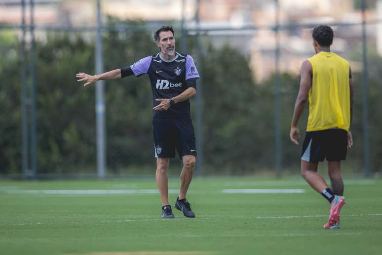 Eduardo Dom&iacute;nguez faz &uacute;ltimo treino antes da partida contra o S&atilde;o Paulo em Belo Horizonte &ndash;