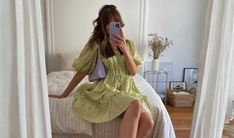 புதிய பேலன்ஸ் 9060 மாடல் 2026 இலையுதிர்காலத்தில் மீண்டும் வந்துள்ளது: வசதியான மற்றும் 90களின் பாணியுடன், பாயும் ஆடைகளுடன் இணைவதற்கு ஏற்றது.