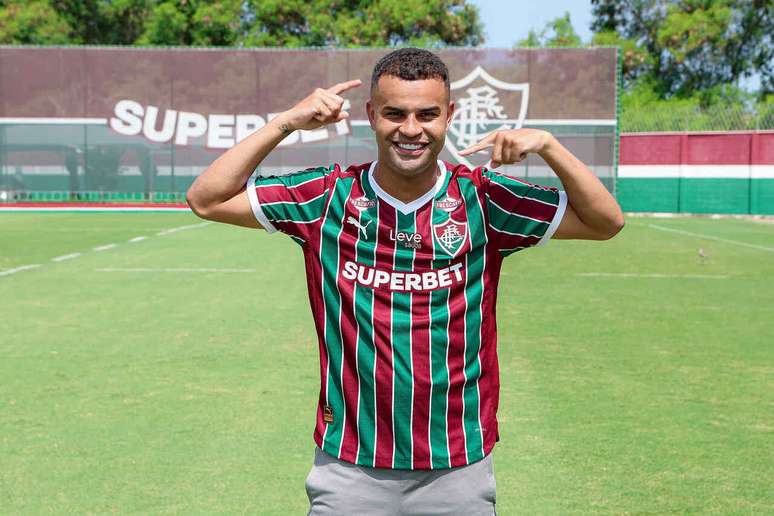 Alisson s&oacute; jogou tr&ecirc;s minutos pelo Fluminense &ndash;