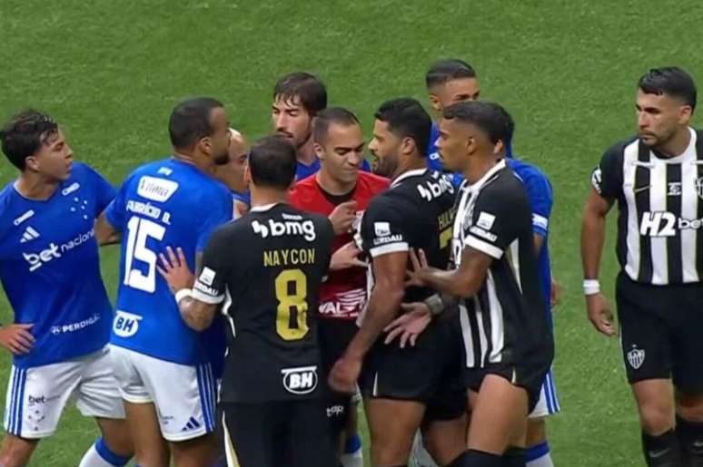 Na s&uacute;mula, 23 jogadores foram expulsos, sendo a maior da hist&oacute;ria do futebol brasileiro &ndash;