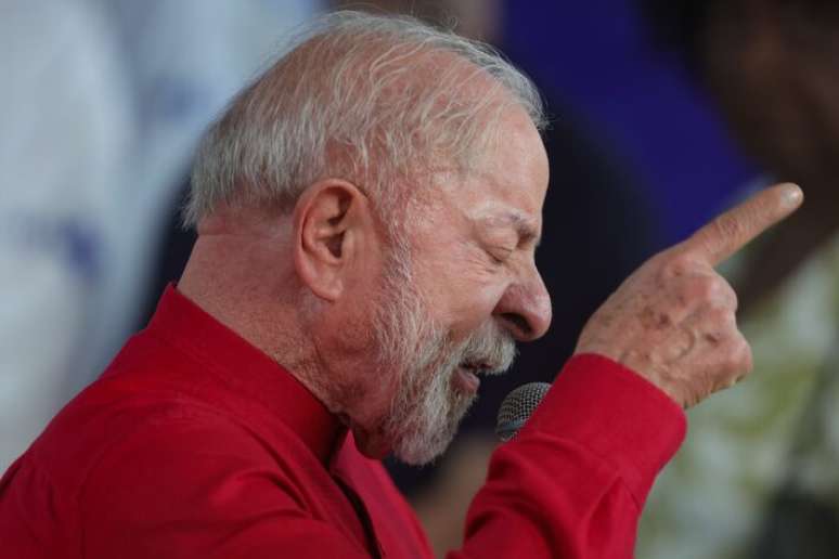 'ఇరాన్‌పై ట్రంప్‌ కాల్చిన కాల్పుల వల్ల ప్రపంచవ్యాప్తంగా డీజిల్ ఇంధనం పెరిగిందని మీరు గ్రహించారా?' అని లూలా అన్నారు.