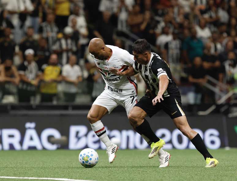 லூகாஸ் மௌராவின் எலும்பு முறிவுக்கு வழிவகுத்த நகர்வின் தருணம் -