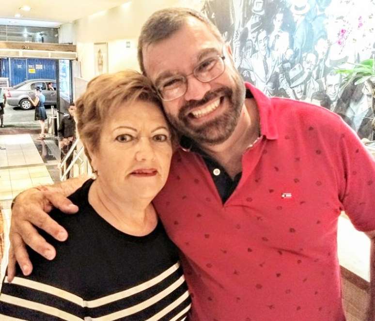 హెబ్ యొక్క అత్యంత ప్రసిద్ధ అభిమాని, పెర్పెటువా లోప్స్, కళాకారుడి కుమారుడు, తోటి ప్రెజెంటర్ మార్సెల్లో కమర్గోతో