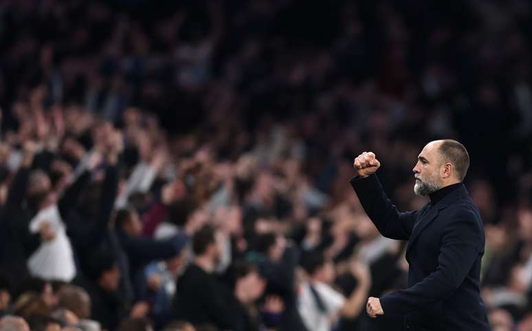 Igor Tudor comemorando um gol pelo Tottenham na vit&oacute;ria sobre o Atl&eacute;tico de Madrid 