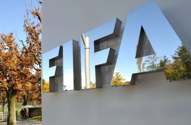 Divulga&ccedil;&atilde;o - Legenda: A Fifa multou a Federa&ccedil;&atilde;o Israelense de Futebol em 165 mil euros (um pouco mais de R$ 1 milh&atilde;o)