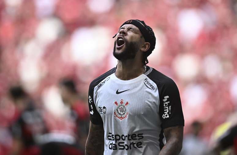 Memphis Depay durante Corinthians x Flamengo pela Supercopa Rei &ndash;