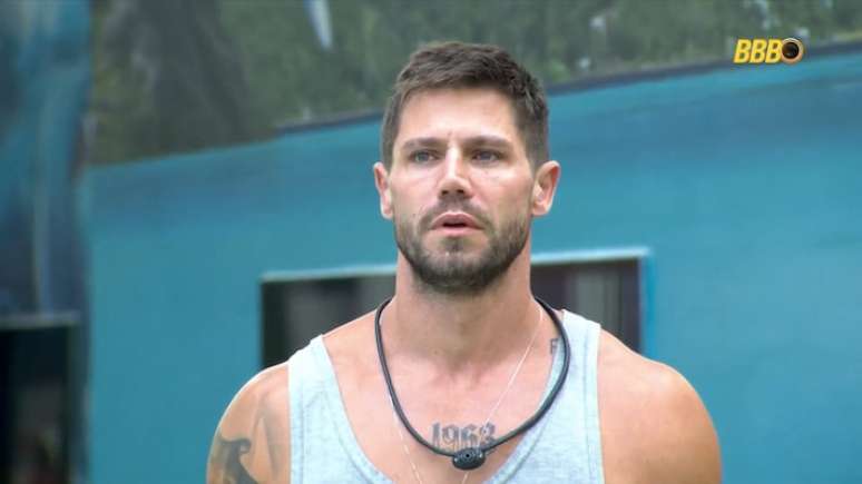 ఉదయం సైరన్ మోగుతుంది మరియు పాల్గొనేవారు Tá com Nadaకి కొత్త పర్యటనను కనుగొంటారు