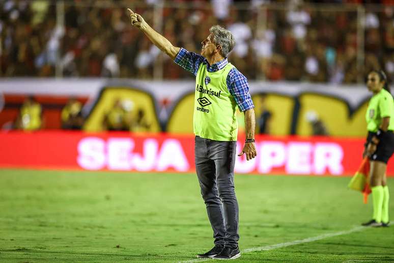 ரெனாடோ க்ரேமியோவுக்கு கட்டளையிட்டபோது -