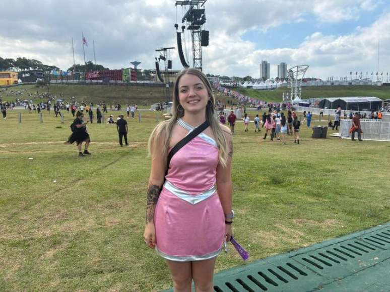 F&atilde;s da cantora Sabrina Carpenter j&aacute; est&atilde;o no Aut&oacute;dromo de Interlagos