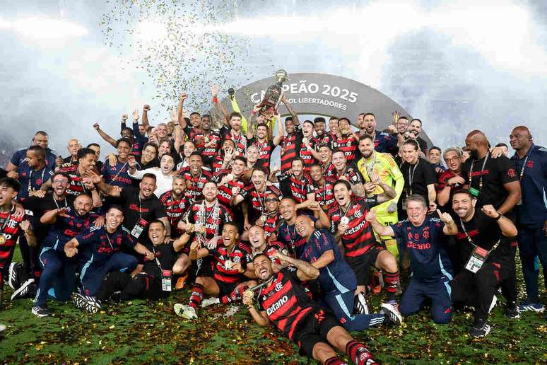 Flamengo &eacute; o atual dono da ta&ccedil;a da Libertadores &ndash;