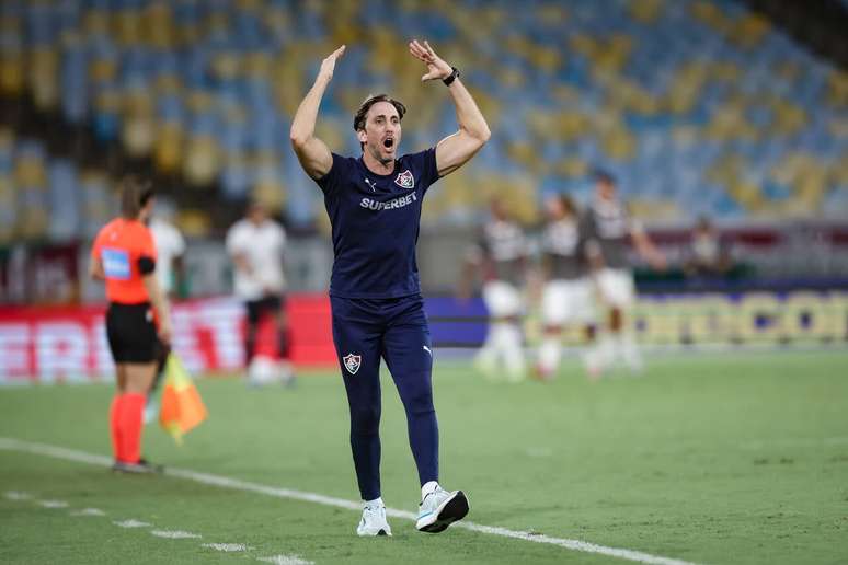 Zubeld&iacute;a era o t&eacute;cnico do Fluminense no &uacute;ltimo confronto contra o Atl&eacute;tico-