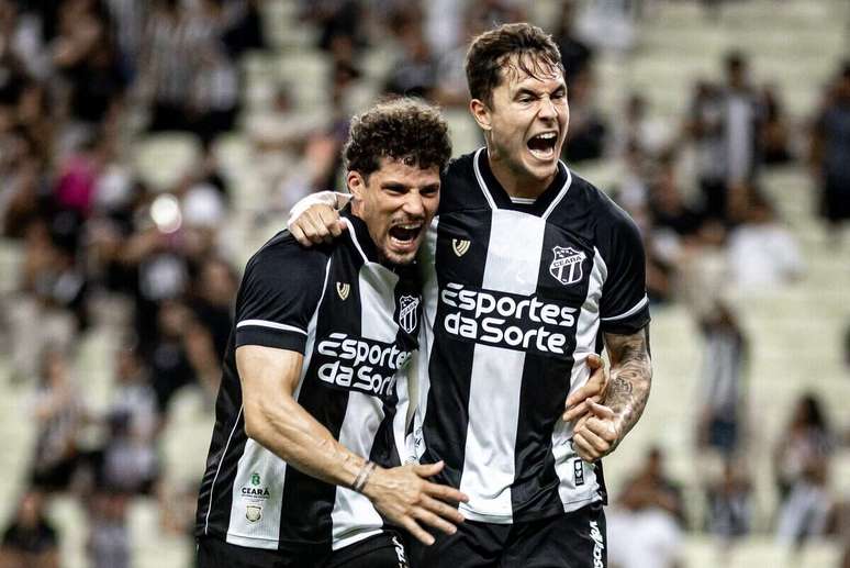 Zanocelo comemora o gol do Cear&aacute;.