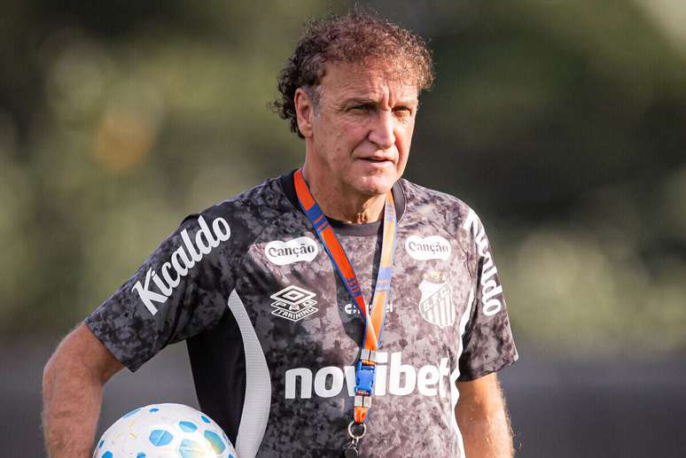 Cuca far&aacute; sua estreia no comando do Santos &ndash;