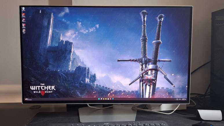 Tela de 32 polegadas e resolu&ccedil;&atilde;o 4K entregam alta densidade de pixels