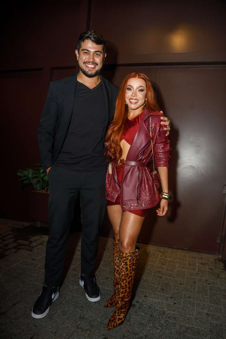 Vivi Bathid&atilde;o e o marido 