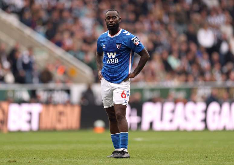 Lutsharel Geertruida பெலோ சுந்தர்லேண்ட் 