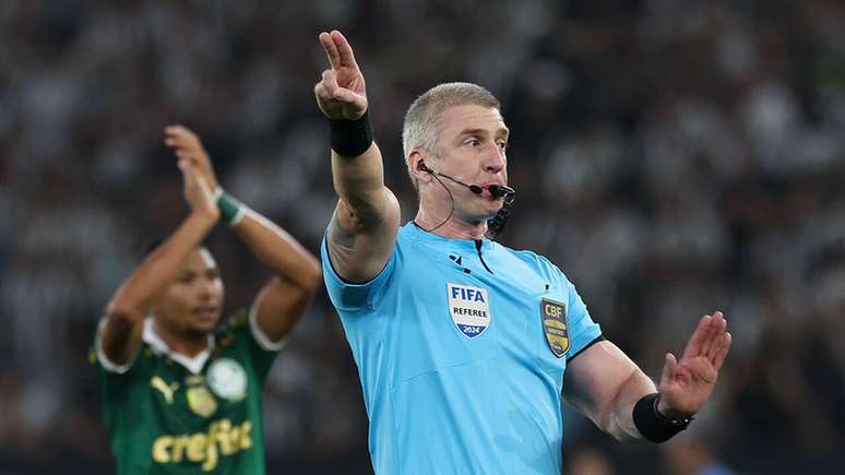 Daronco relatou xingamentos de Abel Ferreira na s&uacute;mula &ndash;