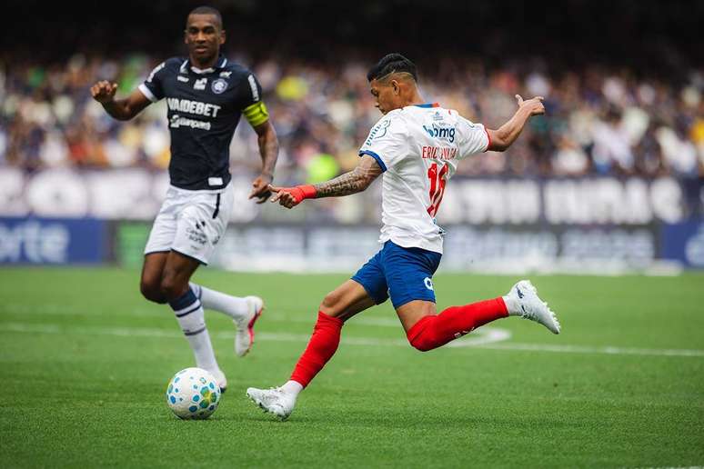 Bahia tenta muito, mas quem goleia &eacute; o Remo: 4a 1.