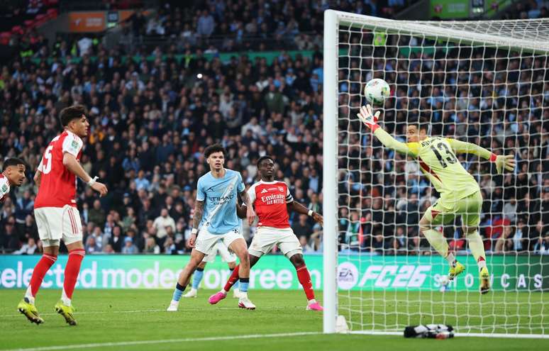 O&rsquo;Riley marcando o segundo do Manchester City 