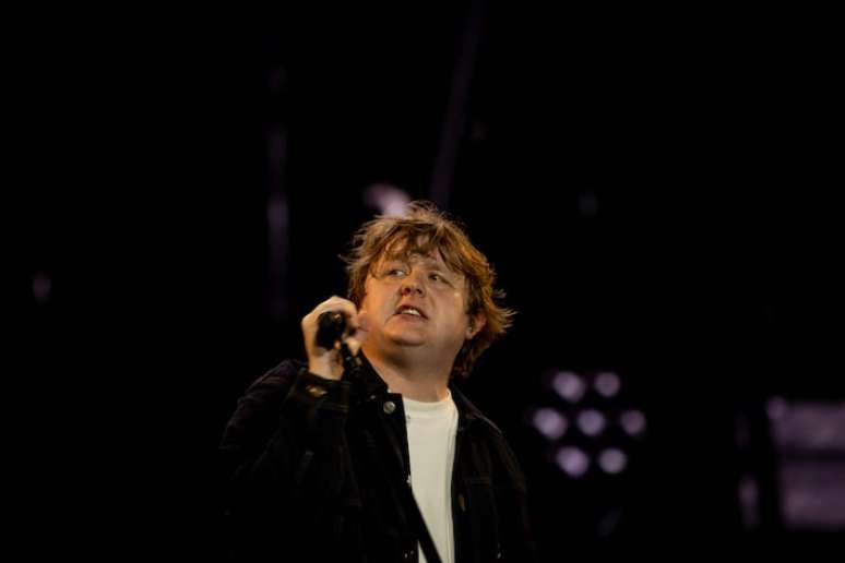 O cantor escoc&ecirc;s Lewis Capaldi se apresentou na noite deste s&aacute;bad, 21, no Lollapalooza Brasil.