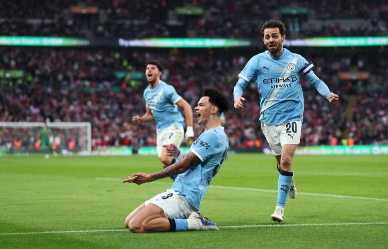 Nico O&rsquo;Riley comemorando o primeiro gol do Manchester City 