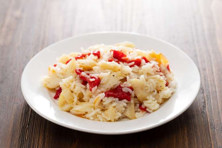 Arroz com bacalhau e piment&atilde;o vermelho 