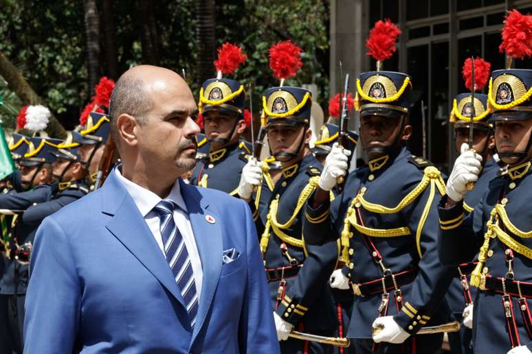 மினாஸ் ஜெராஸின் புதிய ஆளுநராக மேடியஸ் சிமோஸ் இந்த ஞாயிற்றுக்கிழமை (22) பதவியேற்றார்.