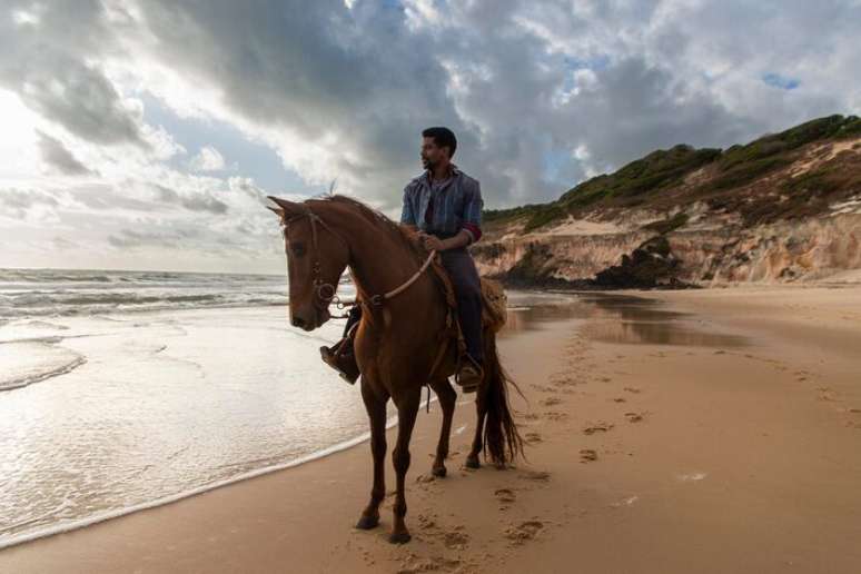 Tonho (Ronald Sotto).