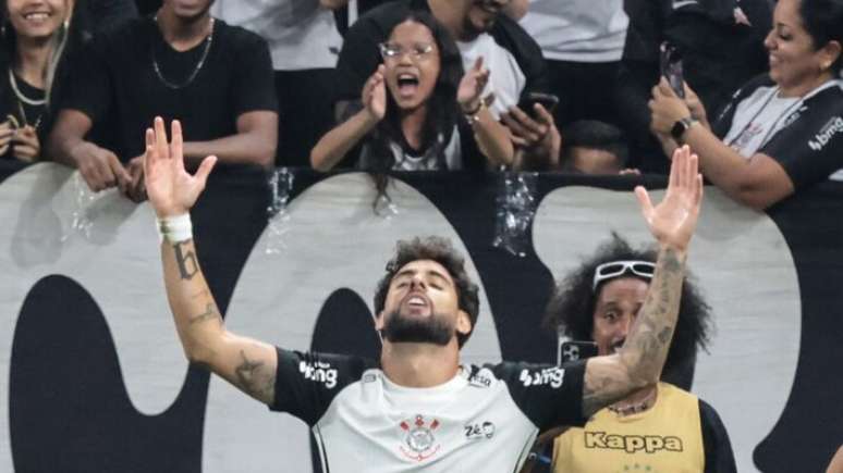 Yuri Alberto comemora seu gol pelo Corinthians