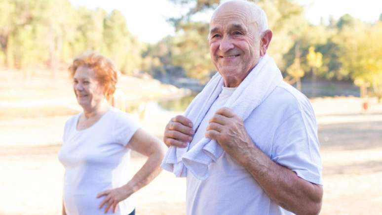 வயதான காலத்தில் ஓடுவது ஆரோக்கியம், இயக்கம் மற்றும் வாழ்க்கைத் தரத்தை பாதுகாப்பாக மேம்படுத்துகிறது.