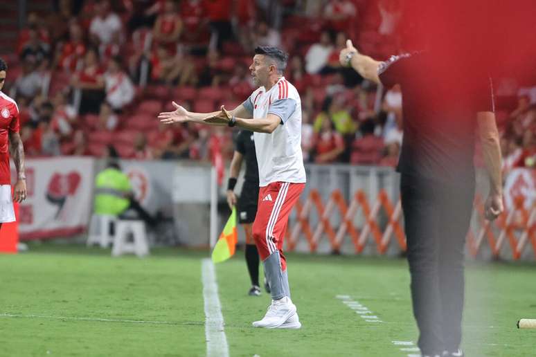 Pezzolano no comando do Inter sobre a Chapecoense &ndash;