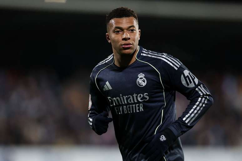 Mbapp&eacute; se manifesta em evento em Paris-