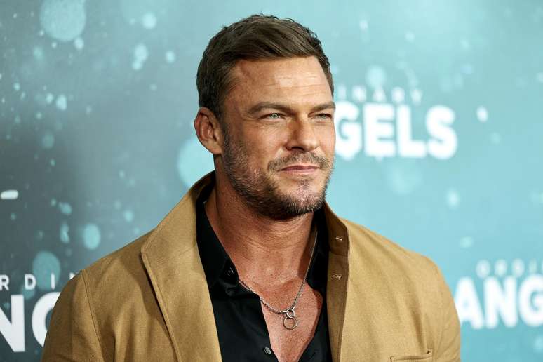 Alan Ritchson &eacute; famoso por seus pap&eacute;is em filmes e s&eacute;ries de a&ccedil;&atilde;o 