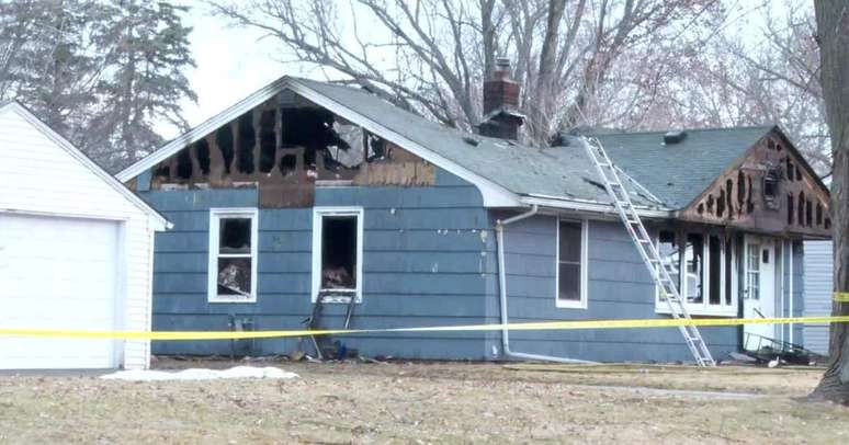 A casa da jornalista Jessi Pierce foi atingida por inc&ecirc;ndio no &uacute;ltimo s&aacute;bado, 21; ela, os tr&ecirc;s filhos e o cachorro da fam&iacute;lia morreram na trag&eacute;dia